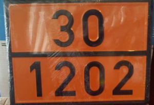 Таблички оранжевого цвета на бензовоз д/т. По ДОПОГ.
